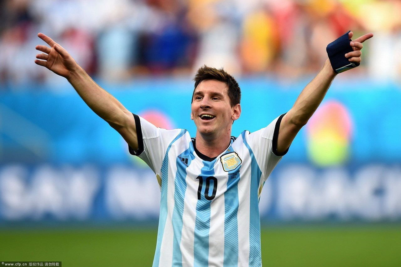 小西蒙尼：老西蒙尼和所有父亲一样，会帮助我并给我建议